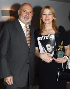 Fotografía de grupo con los premiados