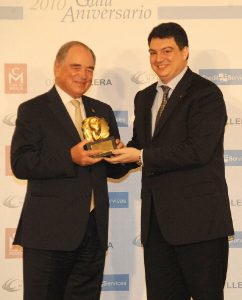 Fotografía de grupo de los premiados