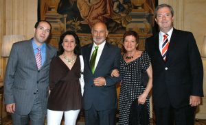 Escenario del evento con los premiados